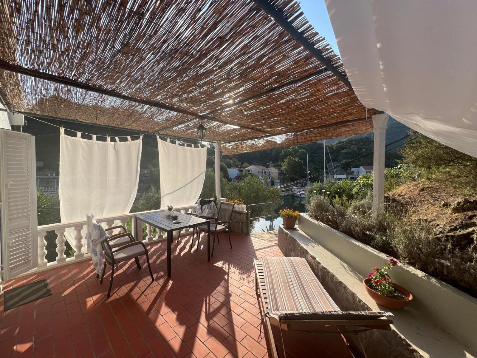 Apartment Nadine Mljet Mit Meerblick Okuklje Exterior foto